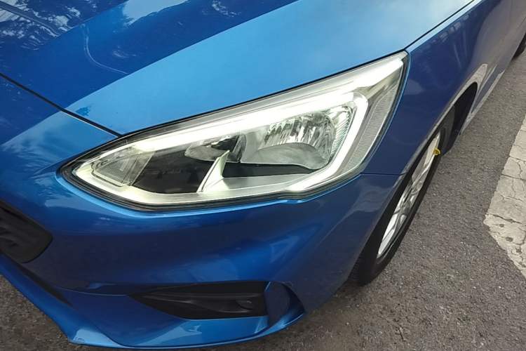 Used Ford Focus 2019 Hatchback EcoBoost 180 Automatic Trendy Model Left Front Headlight