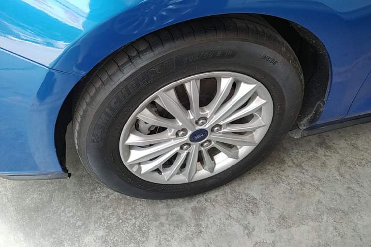 Used Ford Focus 2019 Hatchback EcoBoost 180 Automatic Trendy Model Left Front Wheel Hub