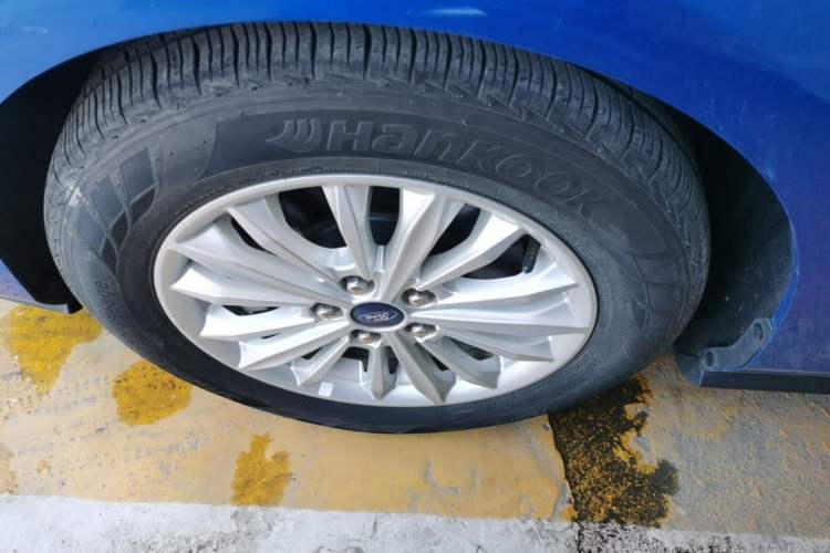 Used Ford Focus 2019 Hatchback EcoBoost 180 Automatic Trendy Model Left Front Wheel Hub