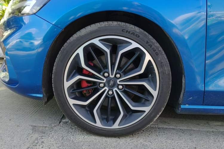 Used Ford Focus 2019 Hatchback EcoBoost 180 Automatic ST Line Left Front Wheel Hub