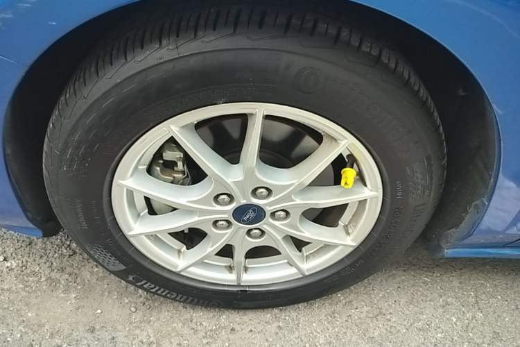 Used Ford Focus 2019 Hatchback EcoBoost 180 Automatic Trendy Model Left Front Wheel Hub