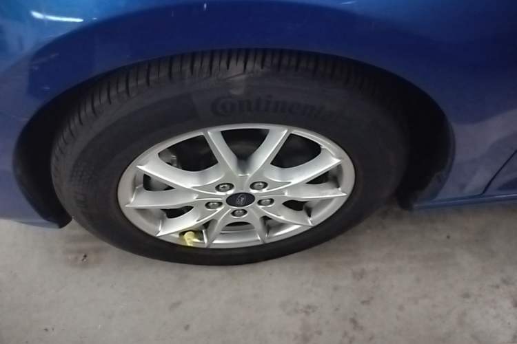Used Ford Focus 2019 Hatchback EcoBoost 180 Automatic Trendy Model Left Front Wheel Hub