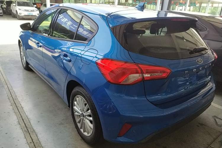 Used Ford Focus 2019 Hatchback EcoBoost 180 Automatic Trendy Model Rear Left 45 Deg