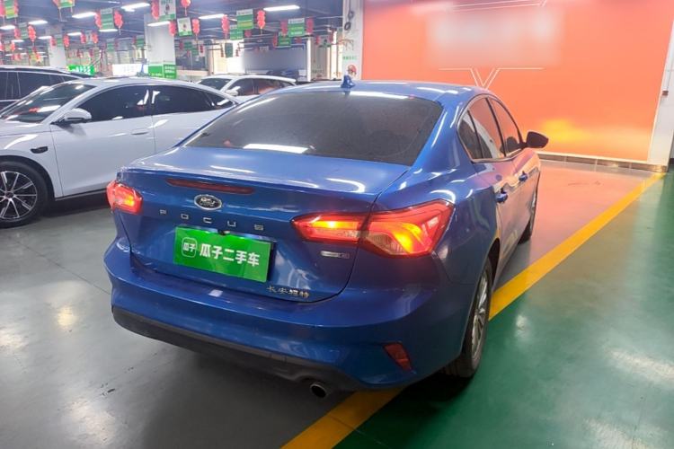 Used Ford Focus 2019 Sedan EcoBoost 180 Automatic Trend Edition Rear Right 45 Deg