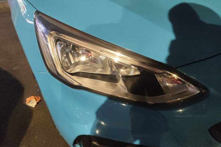 Used Ford Focus 2019 Hatchback 1.5L Manual FENGYUE Model China V Standard Right Front Headlight