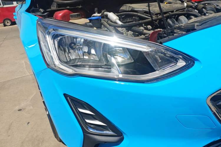 Used Ford Focus 2019 Hatchback 1.5L Manual FENGYUE Model China V Standard Right Front Headlight