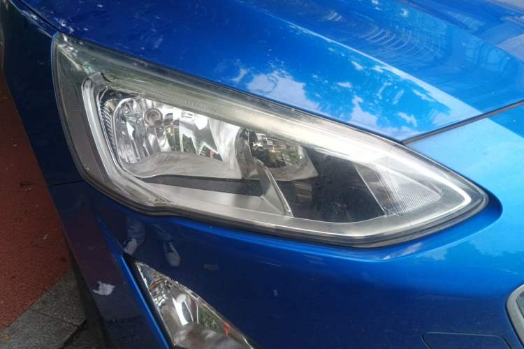 Used Ford Focus 2019 Sedan EcoBoost 180 Automatic Trend Edition Right Front Headlight