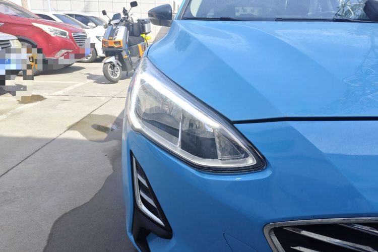 Used Ford Focus 2019 Hatchback 1.5L Manual FENGYUE Model China V Standard Right Front Headlight