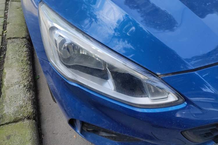 Used Ford Focus 2019 Sedan EcoBoost 180 Automatic Trend Edition Right Front Headlight