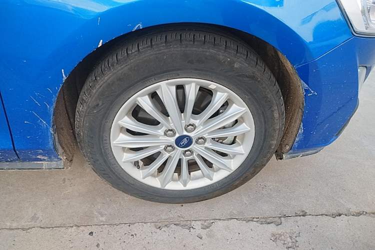 Used Ford Focus 2019 Hatchback EcoBoost 180 Automatic Trendy Model Right Front Wheel Hub