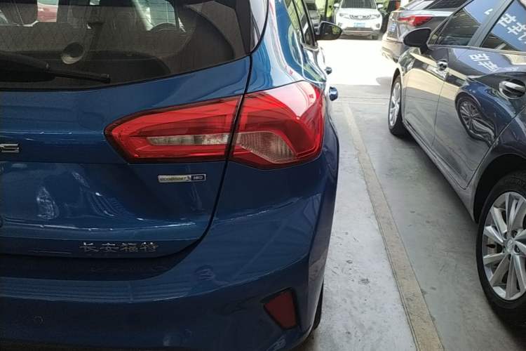 Used Ford Focus 2019 Hatchback EcoBoost 180 Automatic Trendy Model Right Rear Taillight