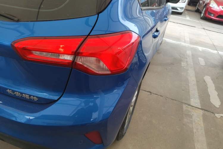 Used Ford Focus 2019 Hatchback 1.5L Automatic Trendy Version China VI Standard Right Rear Taillight