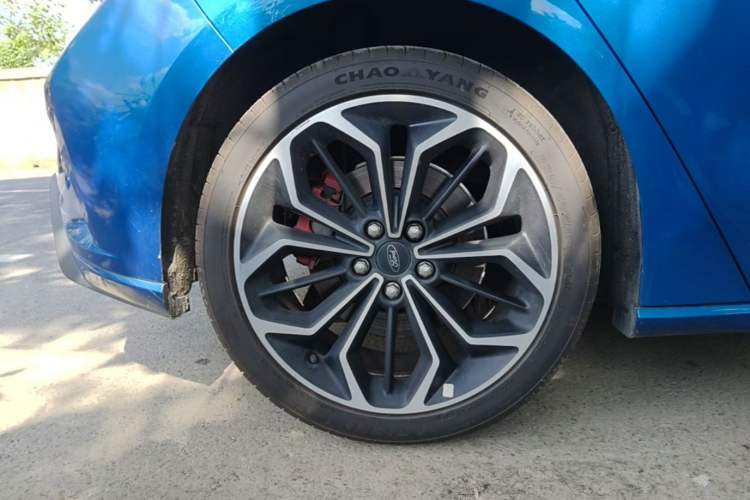 Used Ford Focus 2019 Hatchback EcoBoost 180 Automatic ST Line Right Rear Wheel Hub