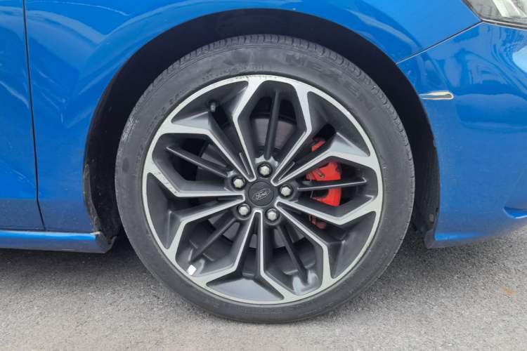 Used Ford Focus 2019 Hatchback EcoBoost 180 Automatic ST Line Right Rear Wheel Hub
