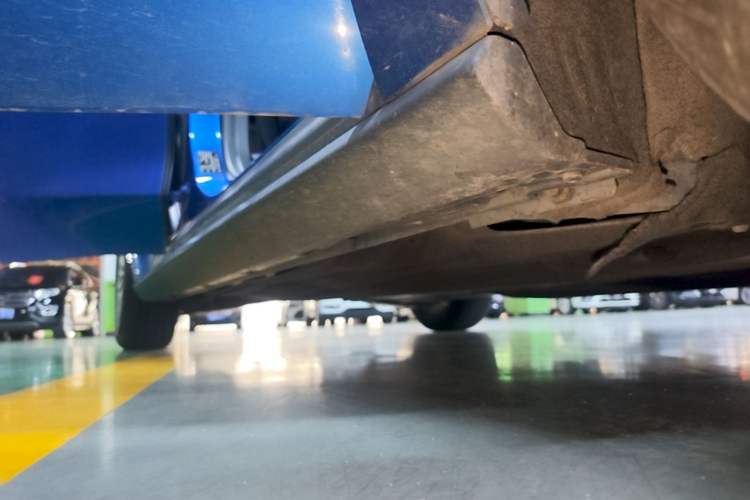 Used Ford Focus 2019 Sedan EcoBoost 180 Automatic Trend Edition Right Side Sill