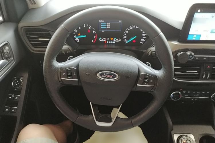 Used Ford Focus 2019 Hatchback EcoBoost 180 Automatic Trendy Model Steering Wheel