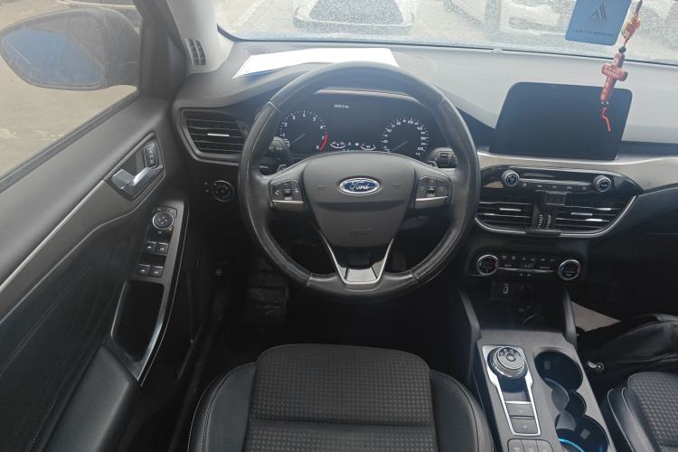 Used Ford Focus 2019 Sedan EcoBoost 180 Automatic Trend Edition Steering Wheel