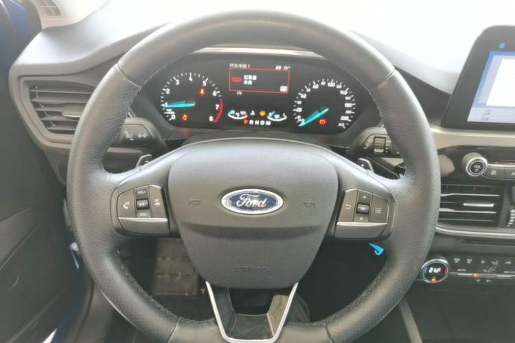 Used Ford Focus 2019 Hatchback EcoBoost 180 Automatic Trendy Model Steering Wheel