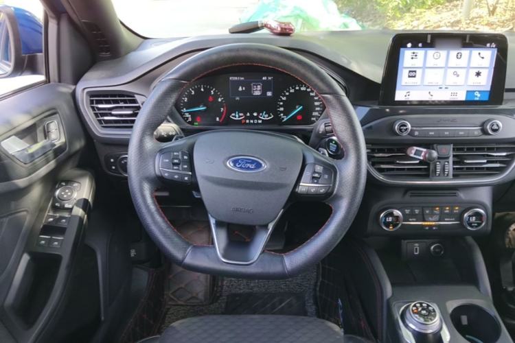 Used Ford Focus 2019 Hatchback EcoBoost 180 Automatic ST Line Steering Wheel