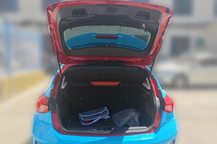 Used Ford Focus 2019 Hatchback 1.5L Manual FENGYUE Model China V Standard Trunk