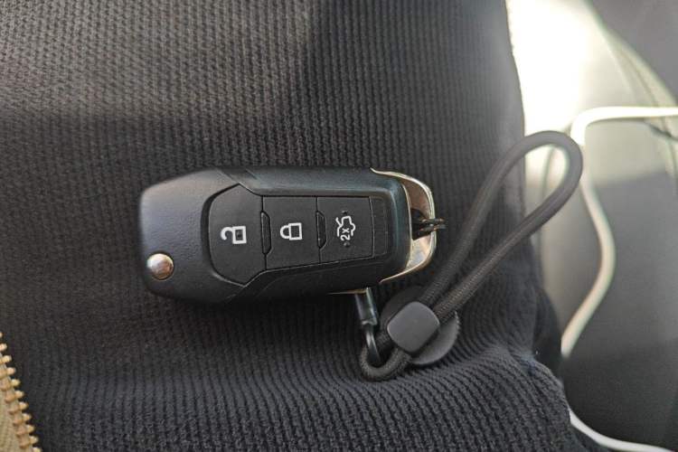 Used Ford Focus 2019 Hatchback 1.5L Manual FENGYUE Model China V Standard Vehicle Key
