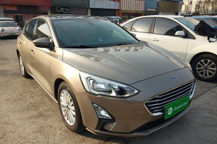 Used Ford Focus 2019 Hatchback EcoBoost 180 Automatic Trendy Model Exterior 2