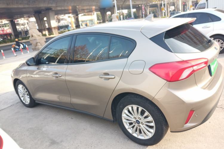 Used Ford Focus 2019 Hatchback EcoBoost 180 Automatic Trendy Model Exterior 3