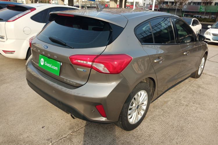 Used Ford Focus 2019 Hatchback EcoBoost 180 Automatic Trendy Model Exterior 5