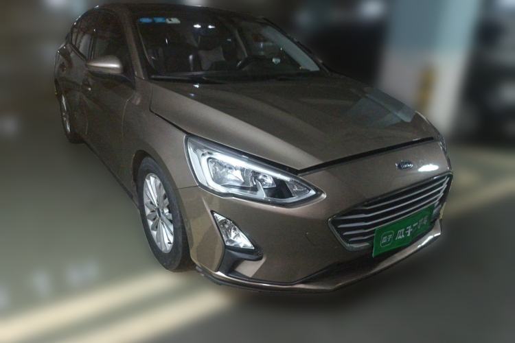 Used Ford Focus 2019 Hatchback EcoBoost 180 Automatic Trendy Model Front Right 45 Deg