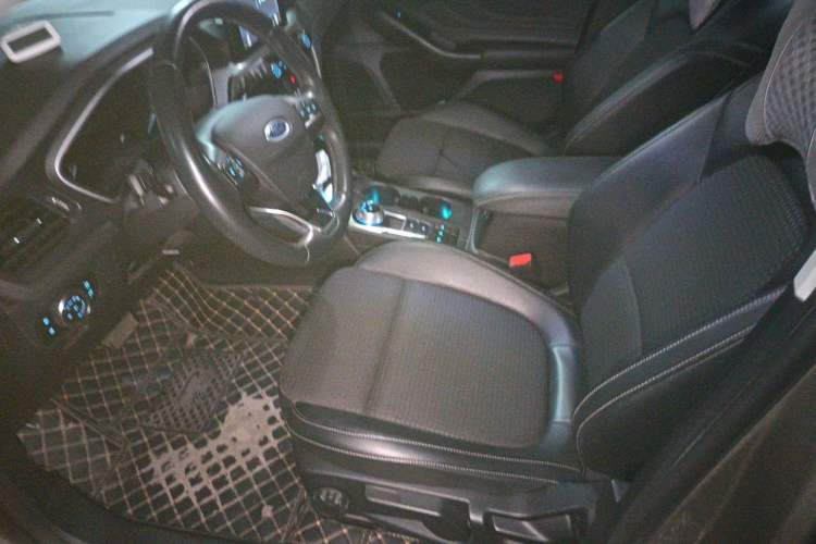 Used Ford Focus 2019 Hatchback EcoBoost 180 Automatic Trendy Model Left Front Seat