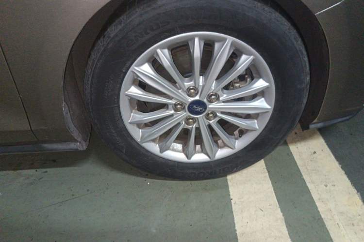 Used Ford Focus 2019 Hatchback EcoBoost 180 Automatic Trendy Model Right Front Wheel Hub