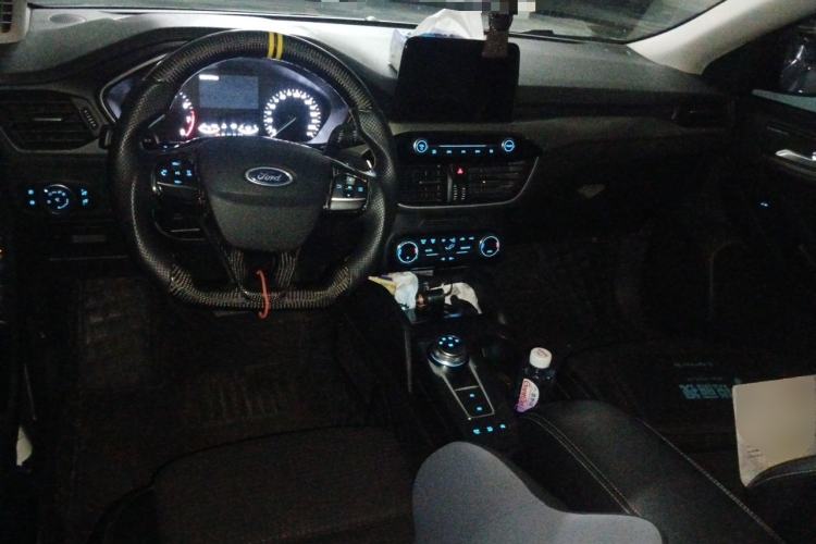 Used Ford Focus 2019 Hatchback EcoBoost 180 Automatic Trendy Model Center Console