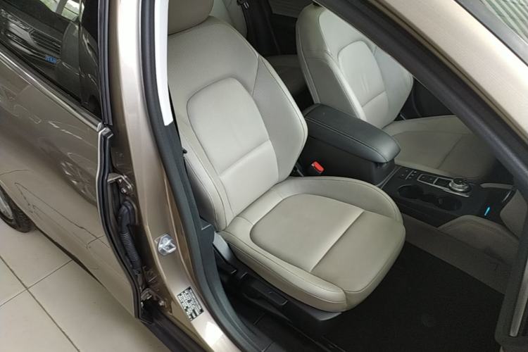 Used Ford Focus 2019 Sedan EcoBoost 180 Automatic Titanium Edition Right Front Seat