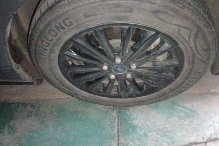 Used Ford Focus 2019 Hatchback EcoBoost 180 Automatic Trendy Model Right Front Wheel Hub