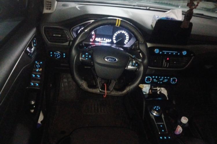 Used Ford Focus 2019 Hatchback EcoBoost 180 Automatic Trendy Model Steering Wheel