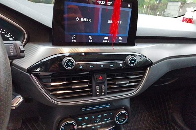 Used Ford Focus 2019 Hatchback EcoBoost 180 Automatic Trendy Model Audio And AC Panel