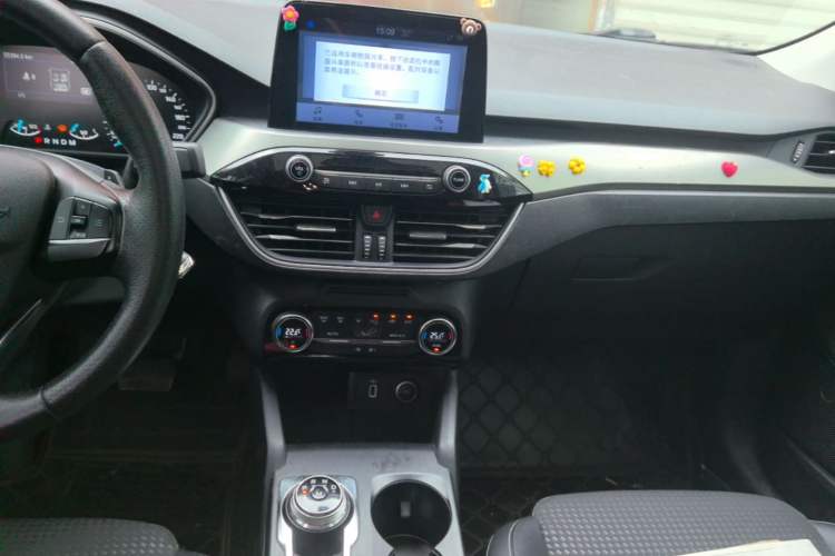Used Ford Focus 2019 Sedan EcoBoost 180 Automatic Trend Edition Audio And AC Panel