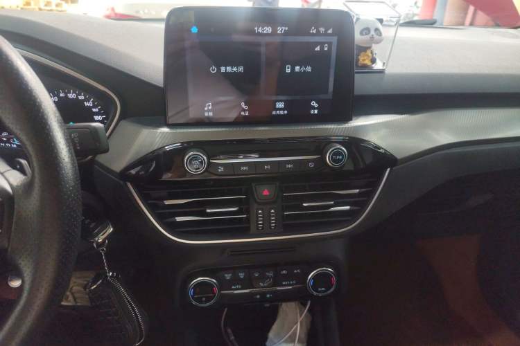 Used Ford Focus 2019 Sedan EcoBoost 180 Automatic Trend Edition Audio And AC Panel