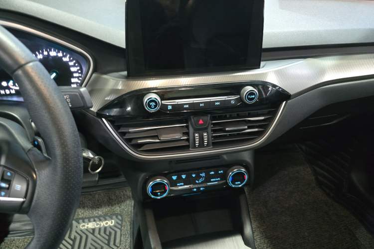 Used Ford Focus 2019 Sedan EcoBoost 180 Automatic Trend Edition Audio And AC Panel