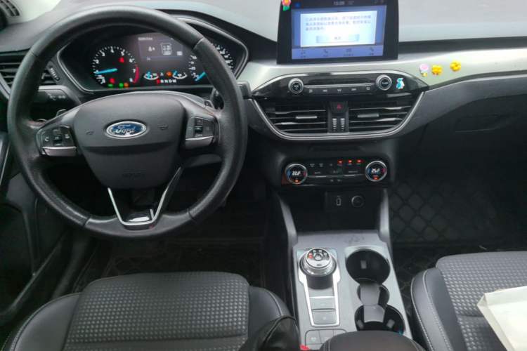 Used Ford Focus 2019 Sedan EcoBoost 180 Automatic Trend Edition Center Console