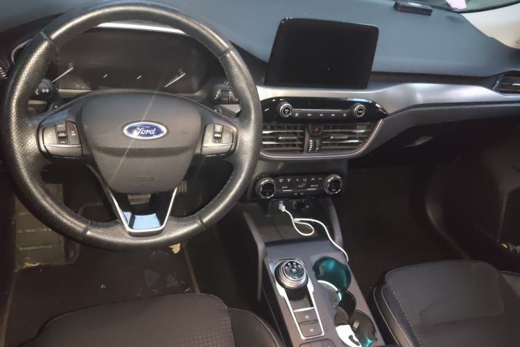 Used Ford Focus 2019 Hatchback 1.5L Automatic Trendy Version China VI Standard Center Console