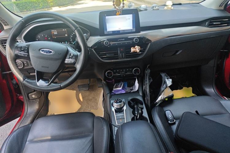 Used Ford Focus 2019 Sedan EcoBoost 180 Automatic Titanium Edition Center Console