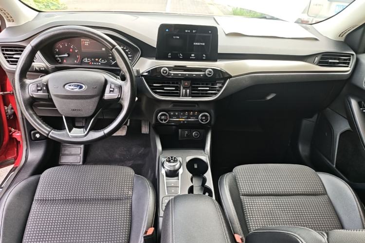 Used Ford Focus 2019 Sedan EcoBoost 180 Automatic Trend Edition Center Console