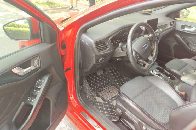 Used Ford Focus 2019 Sedan EcoBoost 180 Automatic ST Line Driver Seat