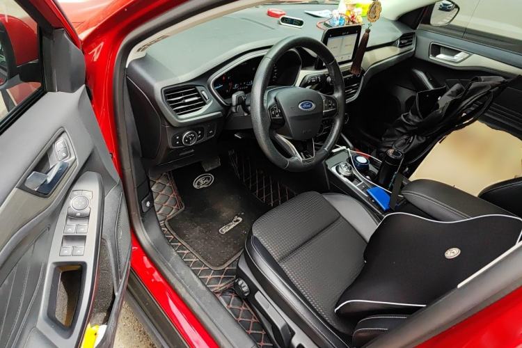 Used Ford Focus 2019 Sedan EcoBoost 180 Automatic Trend Edition Driver Seat