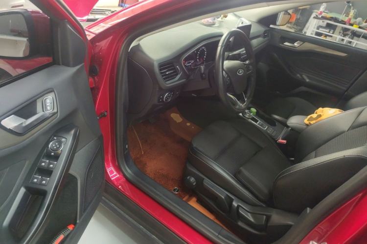 Used Ford Focus 2019 Sedan EcoBoost 180 Automatic Trend Edition Driver Seat