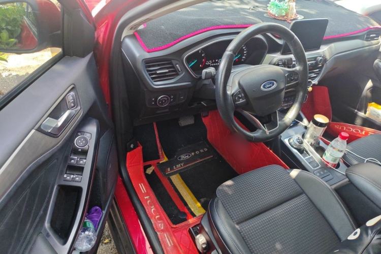 Used Ford Focus 2019 Sedan EcoBoost 180 Automatic Trend Edition Driver Seat