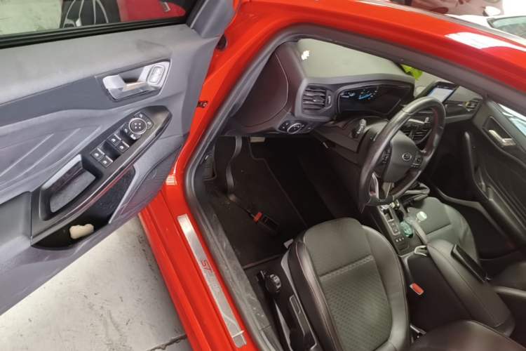 Used Ford Focus 2019 Sedan EcoBoost 180 Automatic ST Line Driver Seat