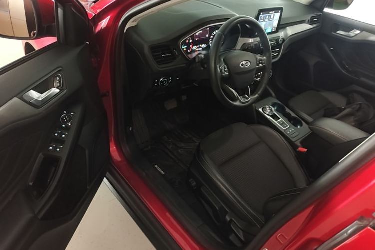 Used Ford Focus 2019 Sedan EcoBoost 125 Automatic Trendy Model China VI Standard Driver Seat