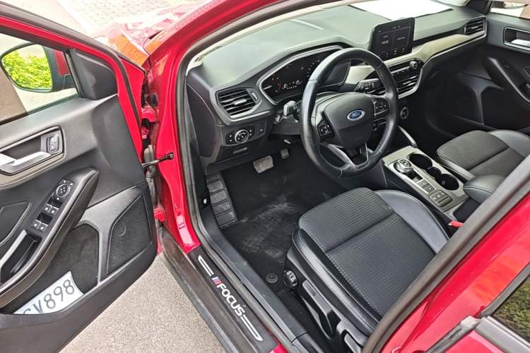Used Ford Focus 2019 Sedan EcoBoost 180 Automatic Trend Edition Driver Seat